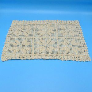 EUC Vintage Floral Crochet Table Doily Poinsettia Granny Core